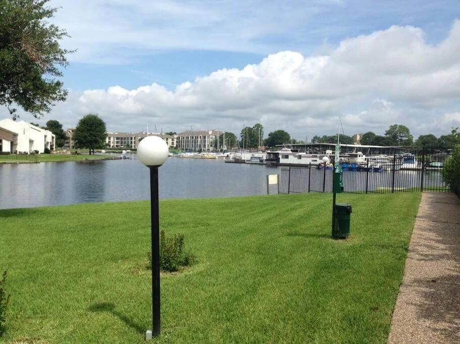 Lakeside Daze! Montgomery Exteriér fotografie
